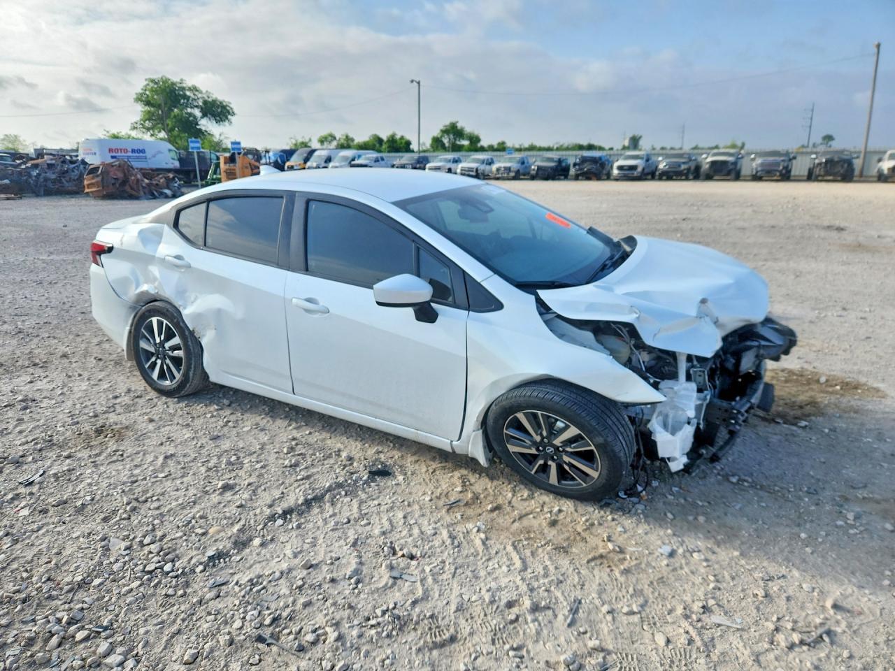 2025 Nissan Versa Sv - zdjęcie 4