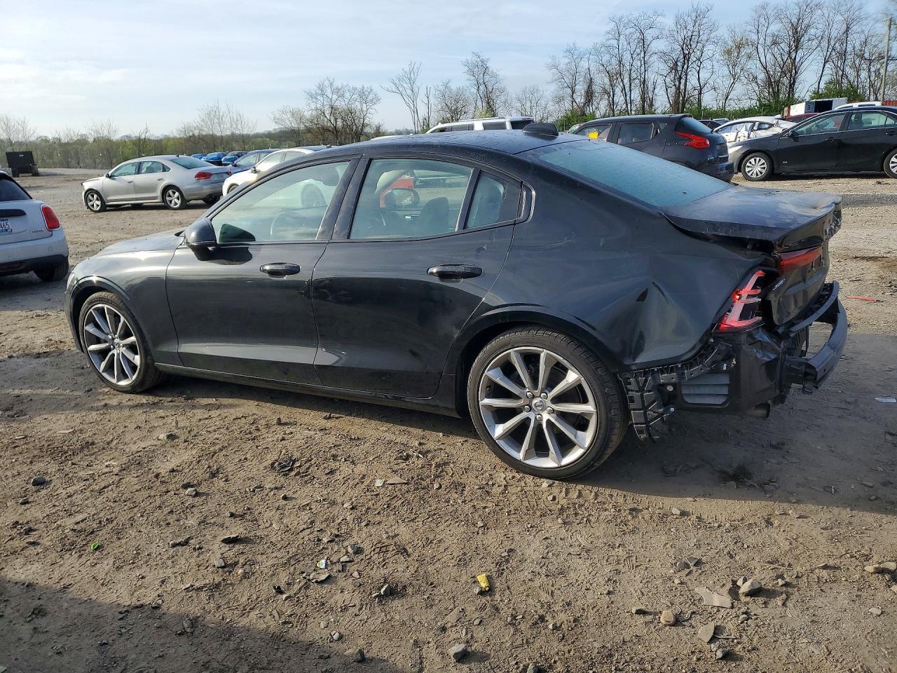 2021 Volvo S60 T5 Momentum - zdjęcie 2