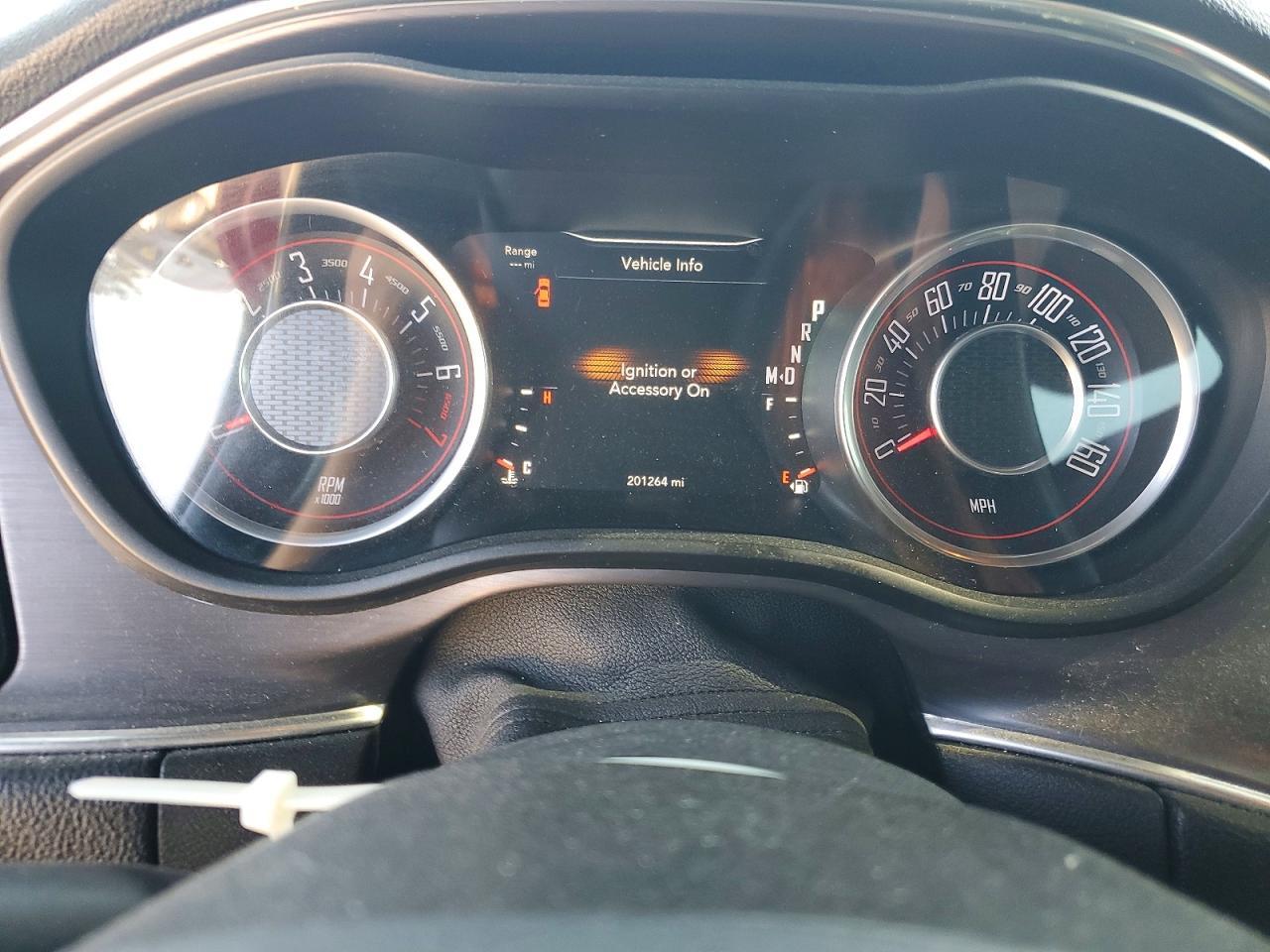 2015 Dodge Challenger Sxt - zdjęcie 9