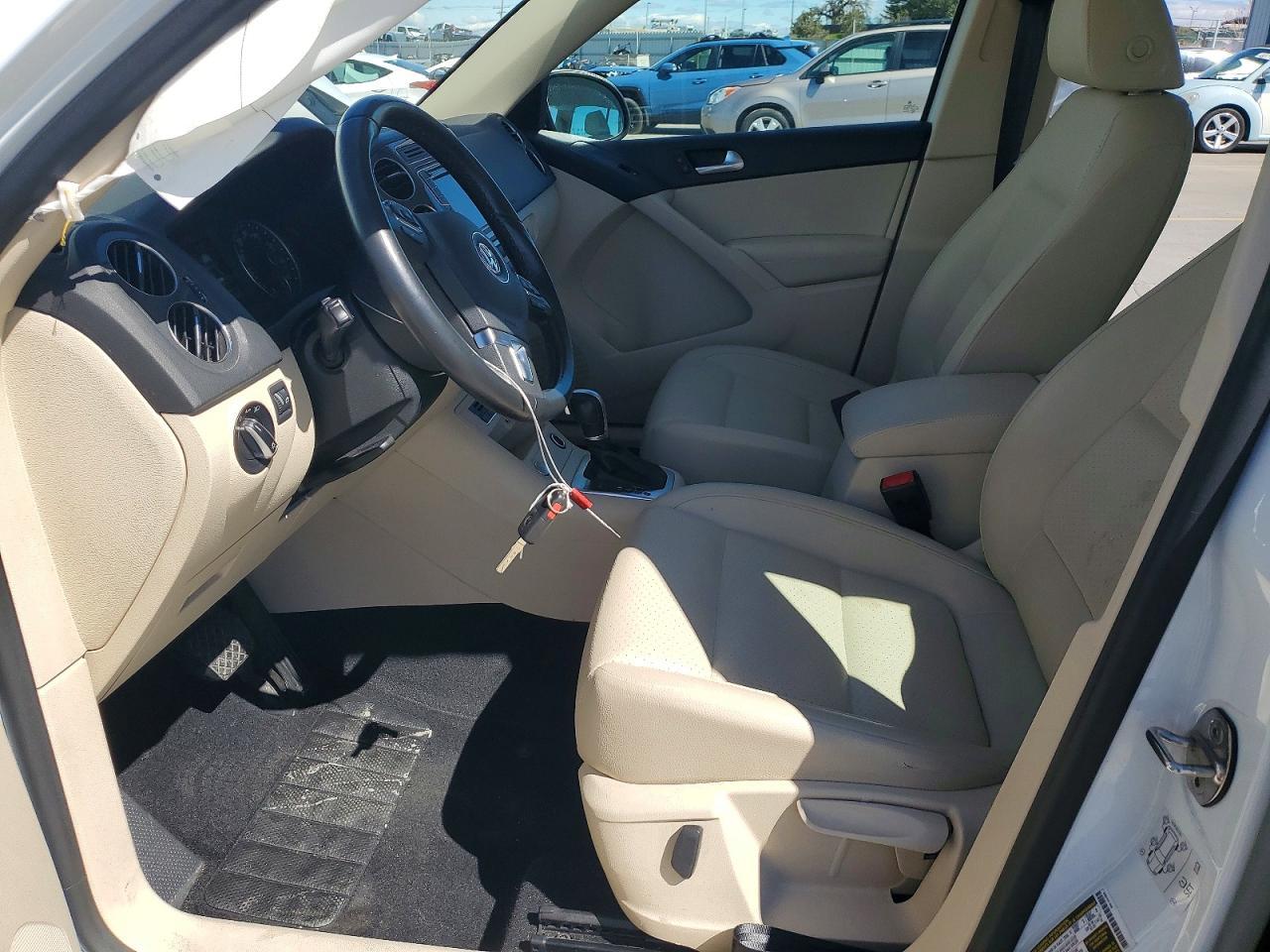 2017 Volkswagen Tiguan S - zdjęcie 7