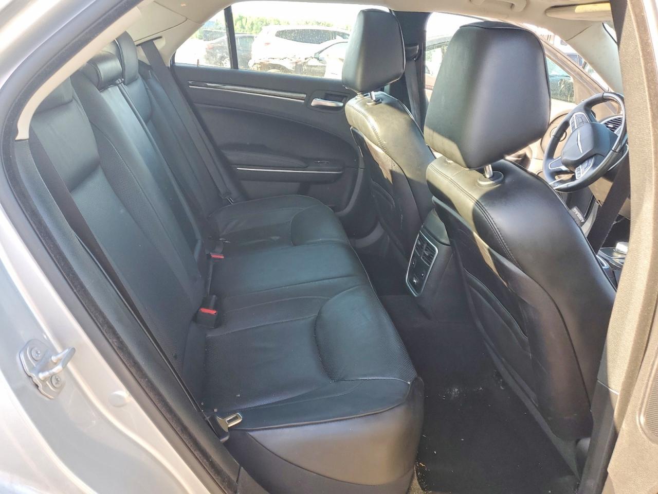 2019 Chrysler 300 Limited - zdjęcie 10