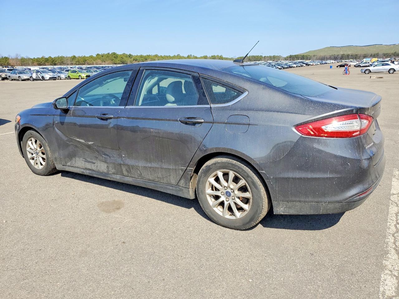 2015 Ford Fusion S - zdjęcie 2