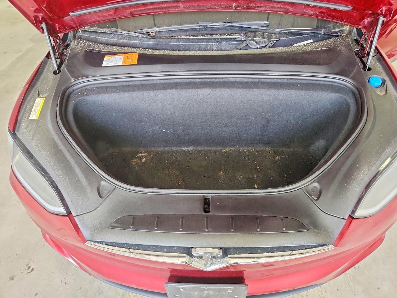 2016 Tesla Model X - zdjęcie 11