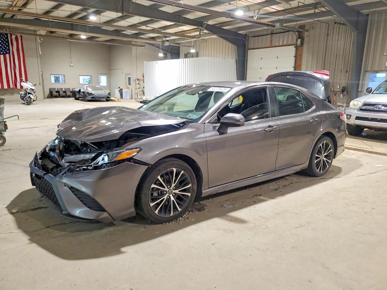 2019 Toyota Camry - zdjęcie główne