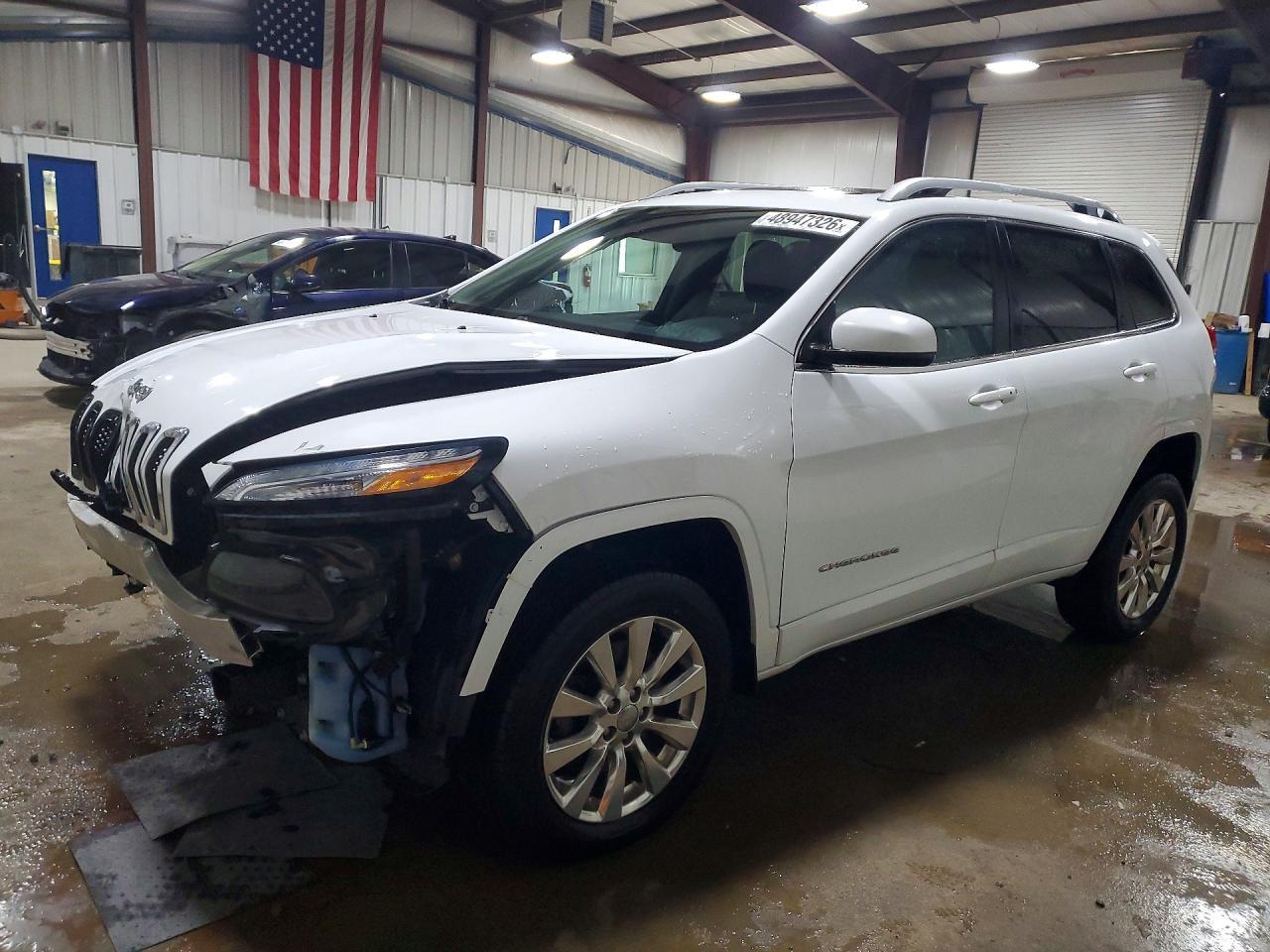 2017 Jeep Cherokee Overland - zdjęcie główne