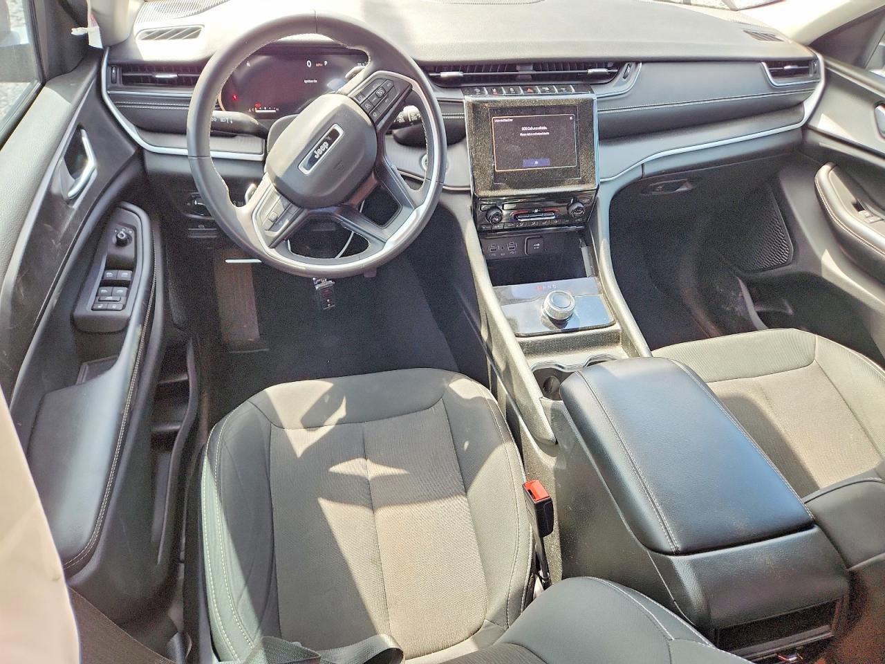 2023 Jeep Grand Cherokee Laredo - zdjęcie 8
