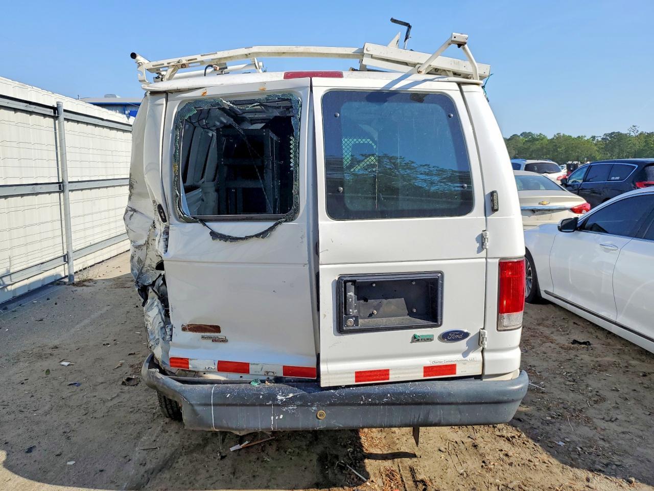 2014 Ford Econoline E150 Van - zdjęcie 6