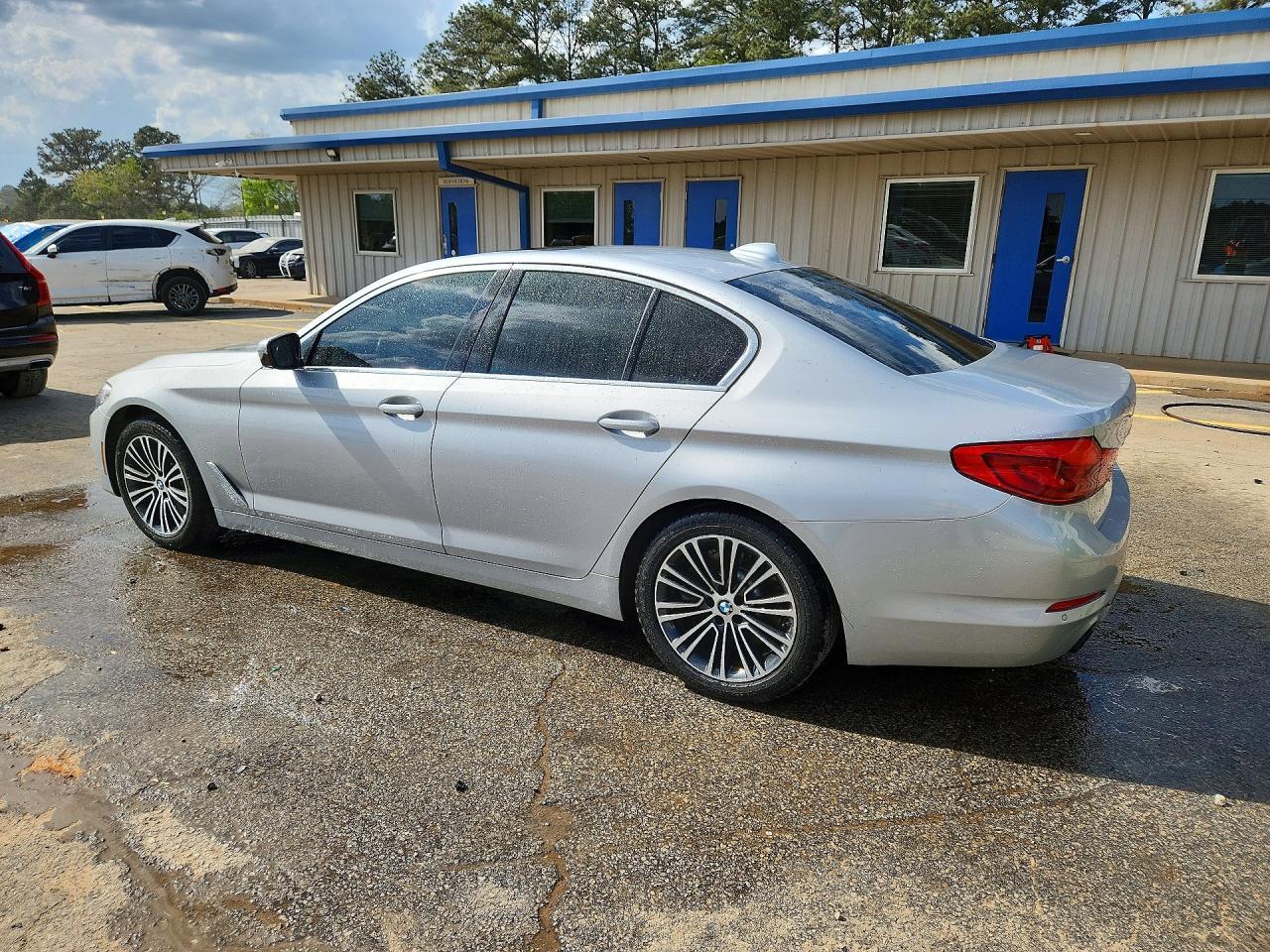 2019 BMW 530 I - zdjęcie 2