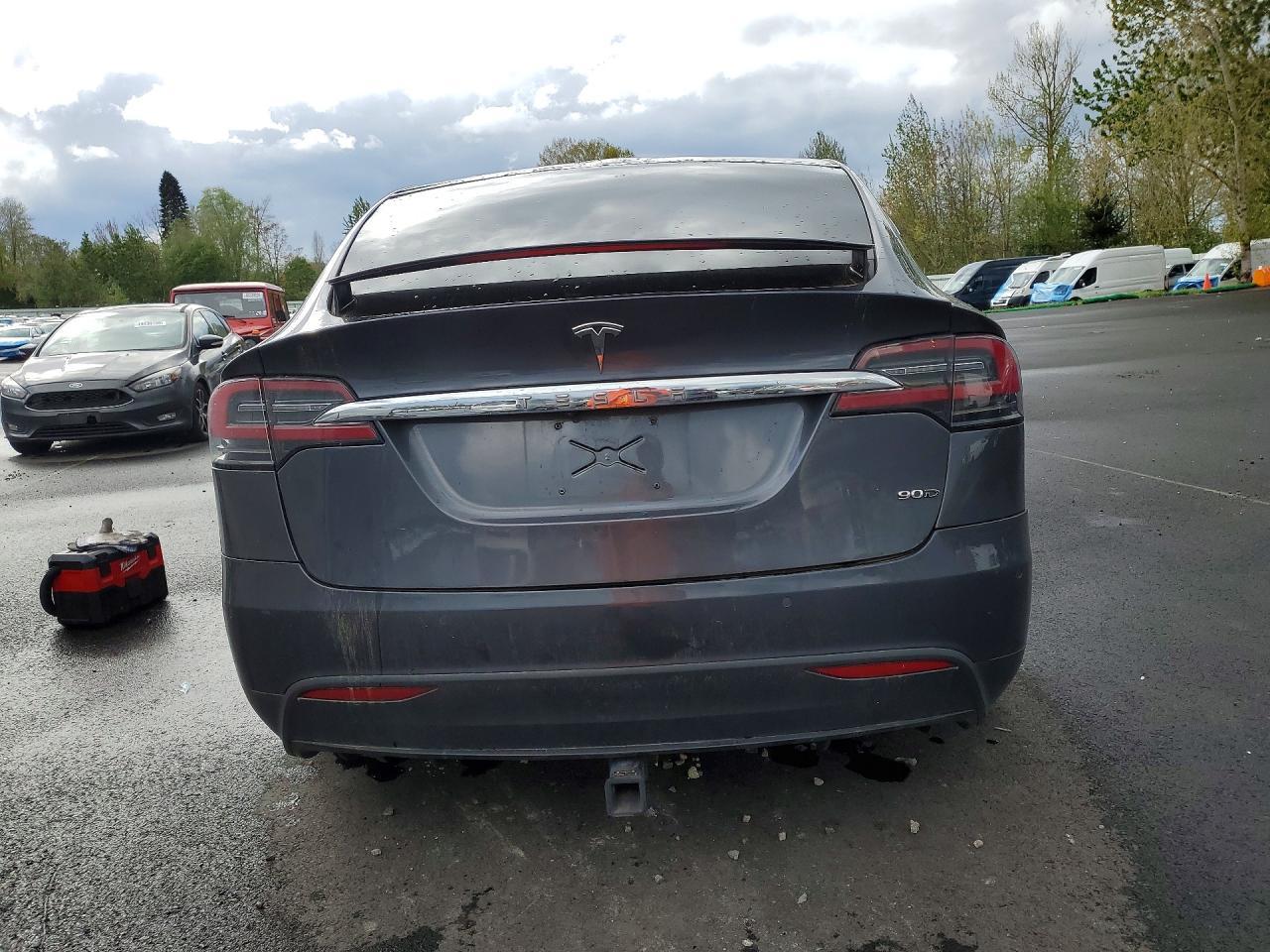2016 Tesla Model X - zdjęcie 6