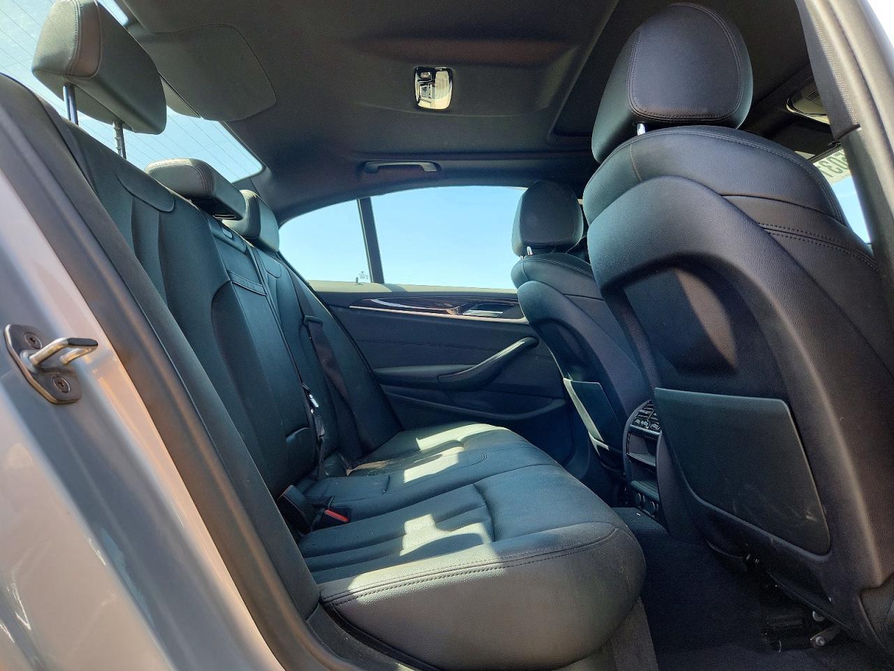 2019 BMW 530E - zdjęcie 10