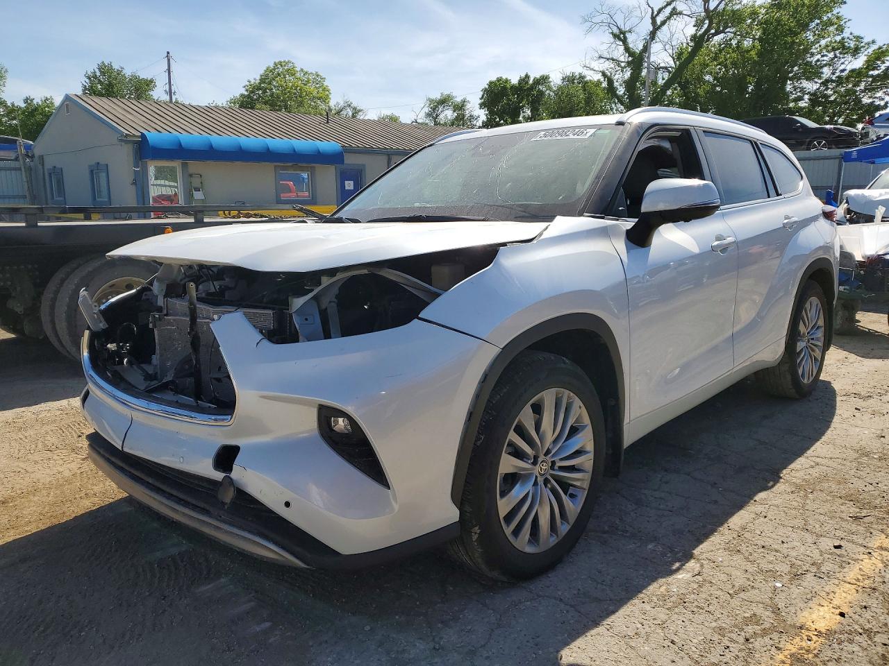 2025 Toyota Highlander Platinum - zdjęcie główne