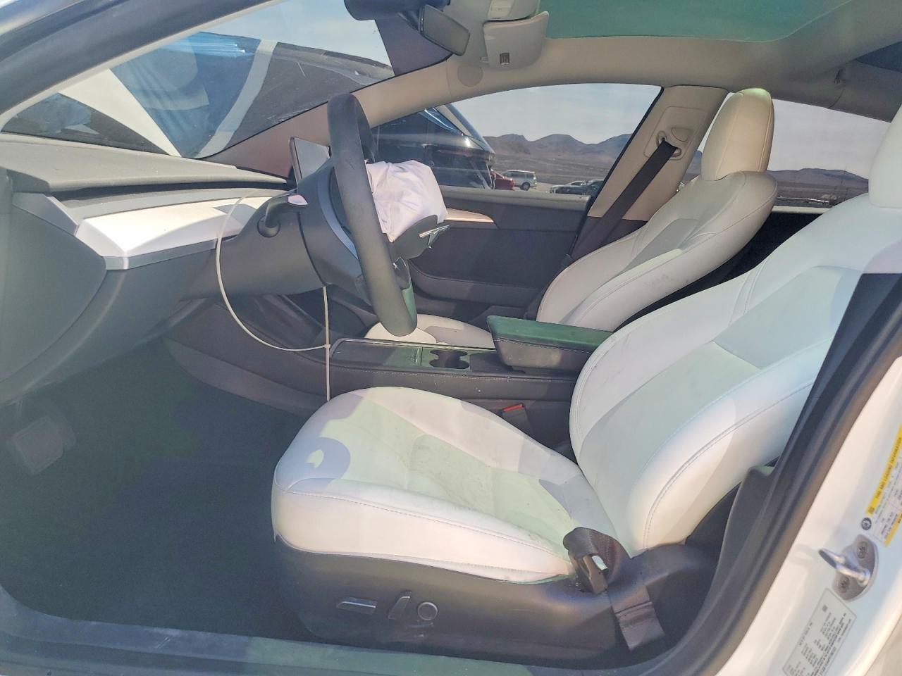 2023 Tesla Model 3 - zdjęcie 7