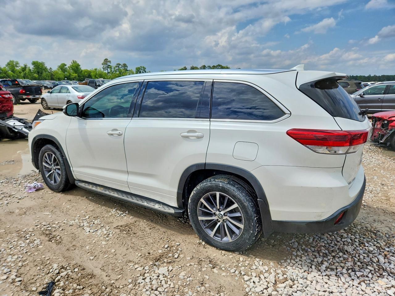 2017 Toyota Highlander Xle - zdjęcie 2