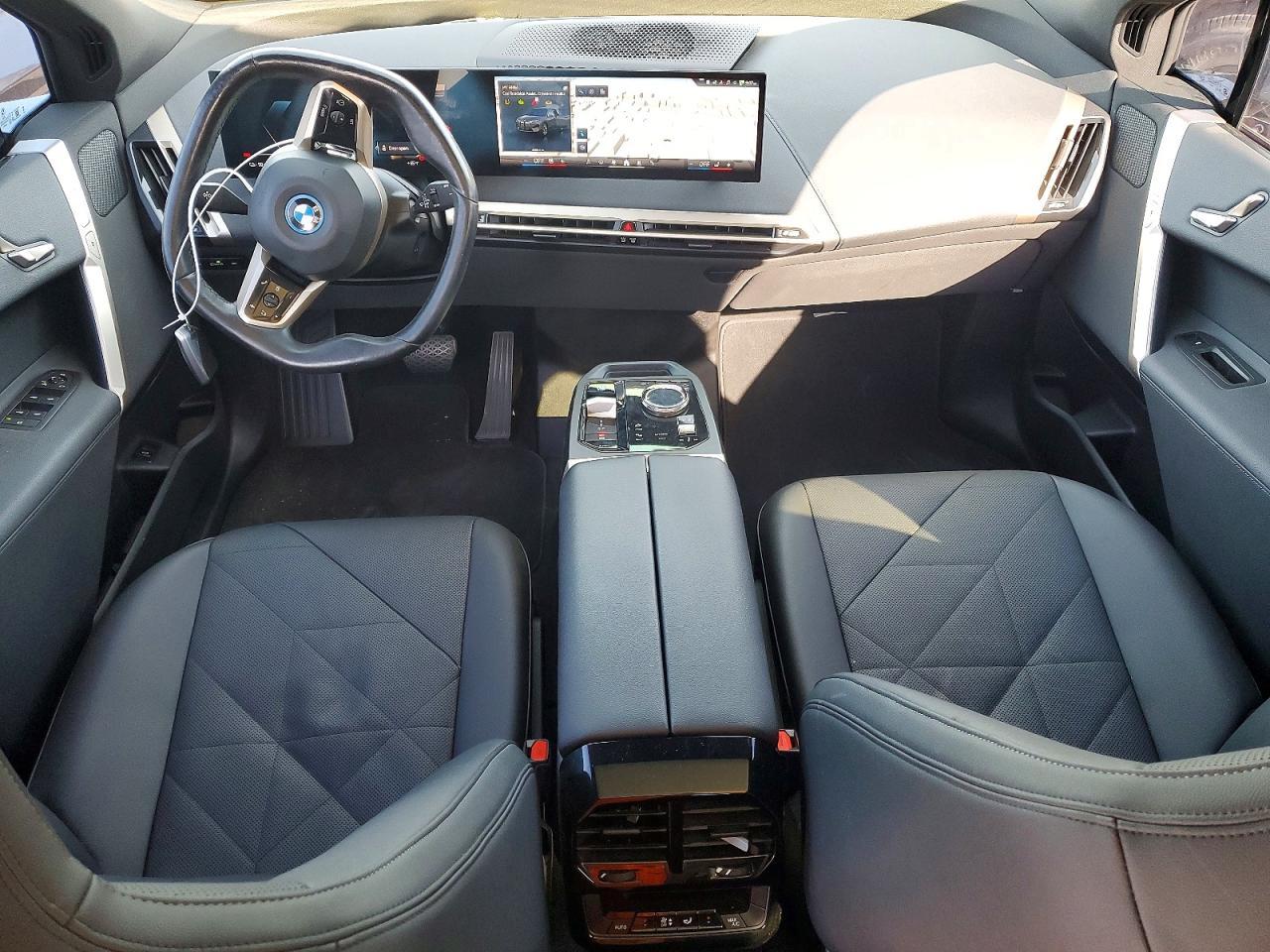 2024 BMW Ix xDrive50 - zdjęcie 8