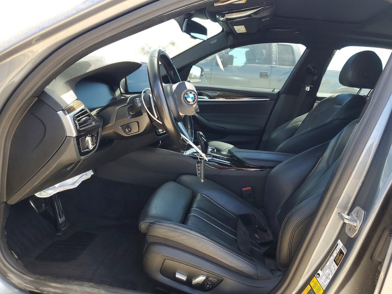 2021 BMW 530E - zdjęcie 7