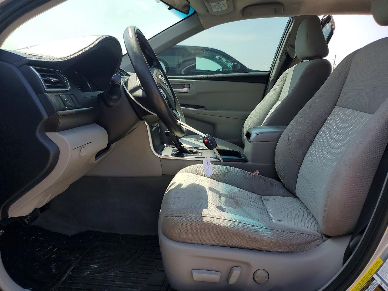 2016 Toyota Camry Le - zdjęcie 7