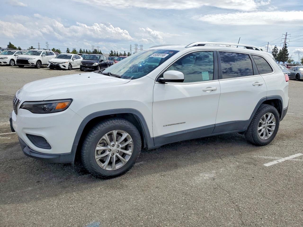 2019 Jeep Cherokee Latitude - zdjęcie główne