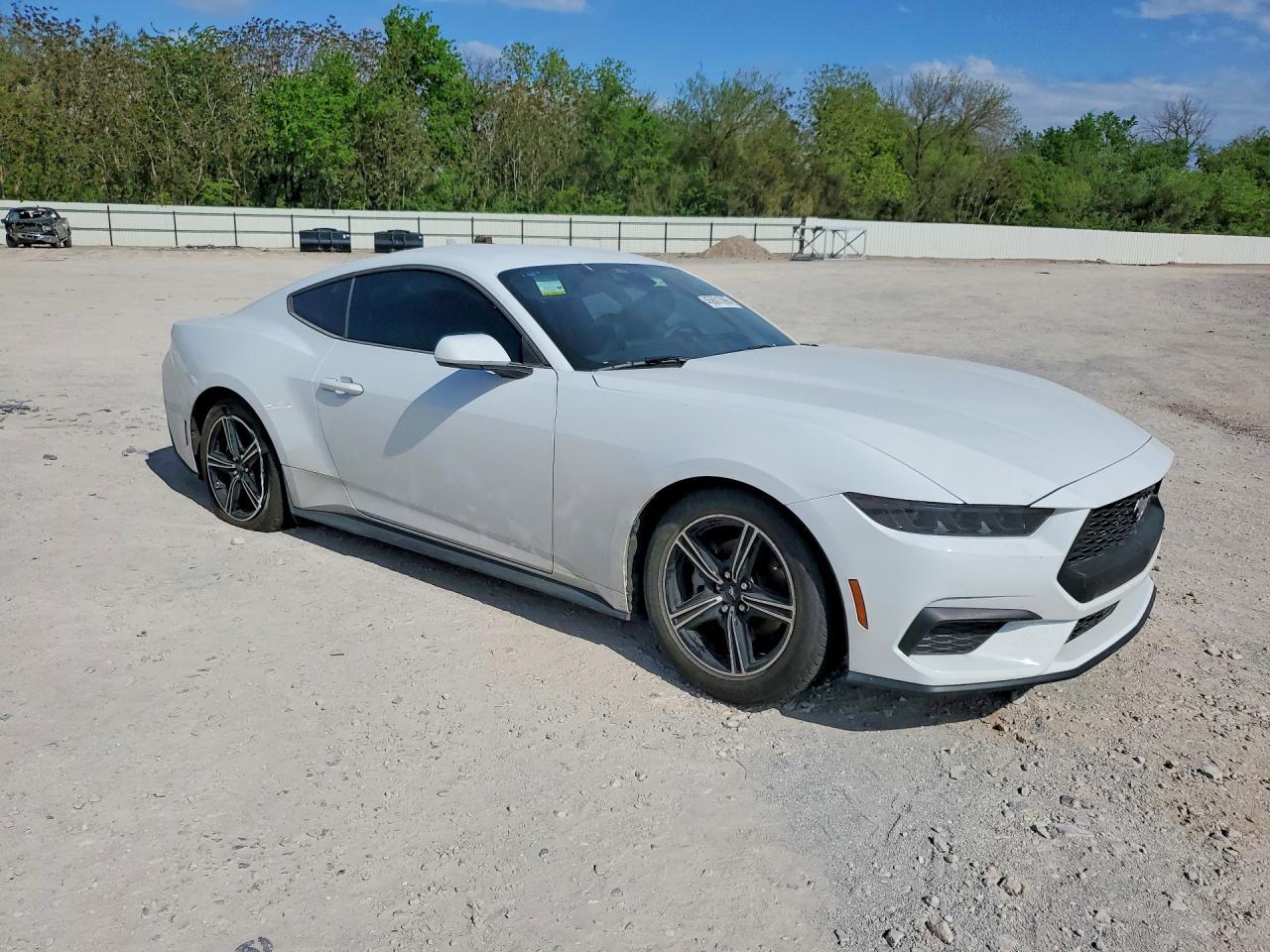2025 Ford Mustang - zdjęcie 4