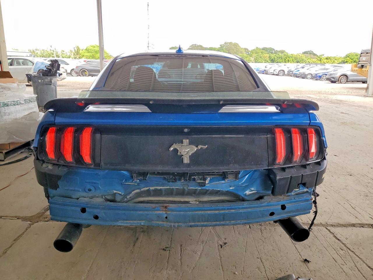 2021 Ford Mustang - zdjęcie 6