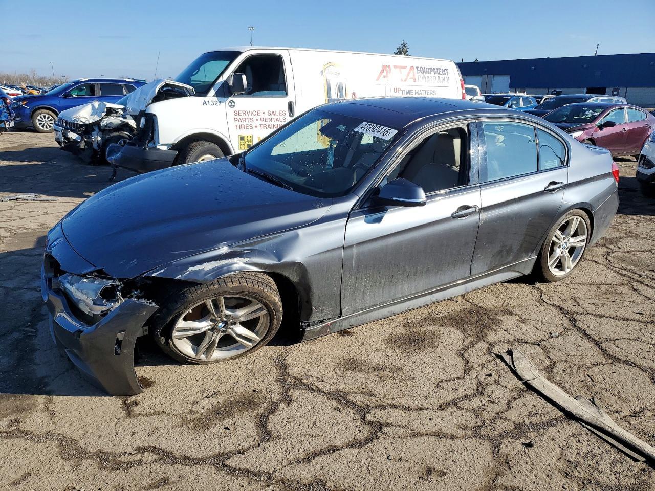 2015 BMW 335 Xi - zdjęcie główne