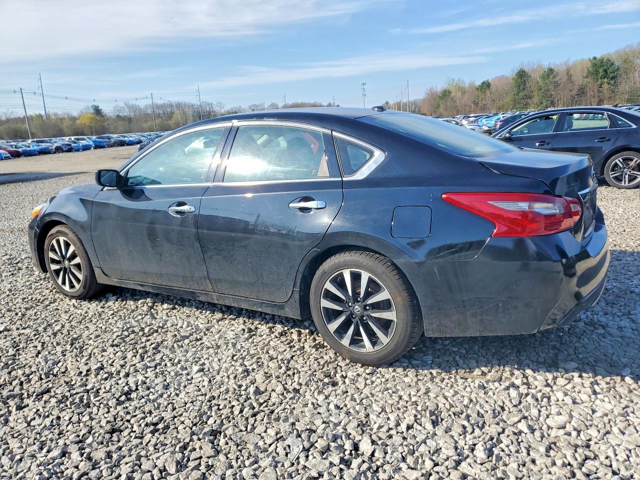 2018 Nissan Altima 2.5 Sv - zdjęcie 2