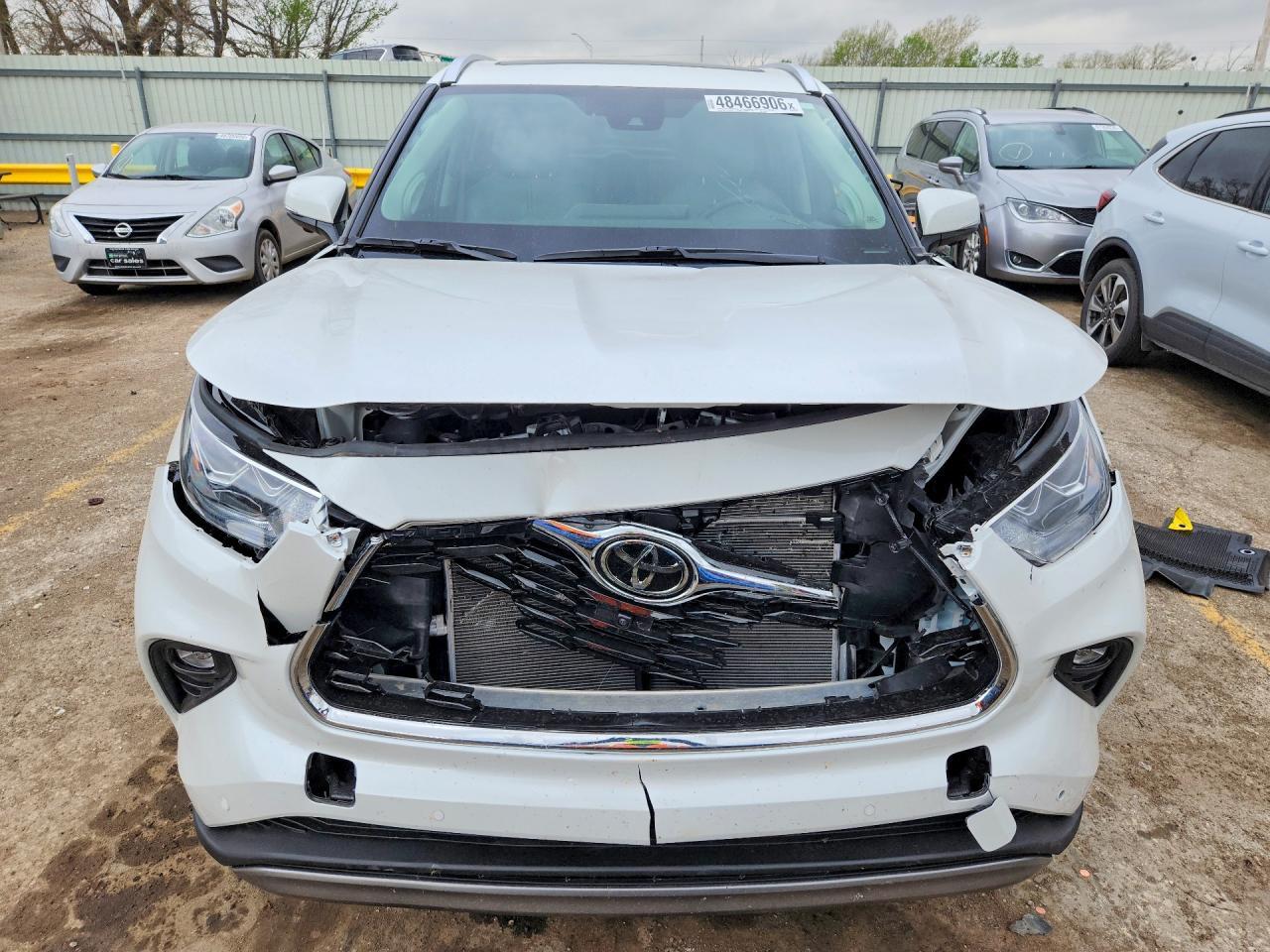 2025 Toyota Highlander Platinum - zdjęcie 5