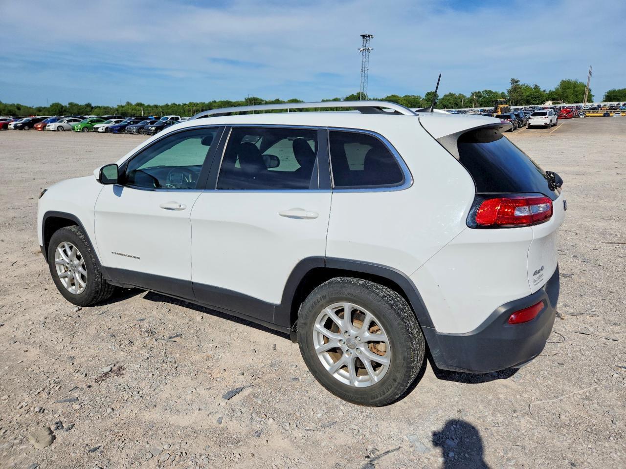 2017 Jeep Cherokee Latitude - zdjęcie 2