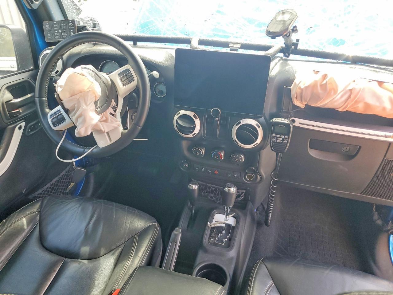 2014 Jeep Wrangler Sahara - zdjęcie 8
