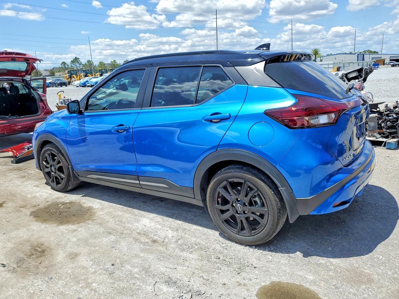 2023 Nissan Kicks Sr - zdjęcie 8