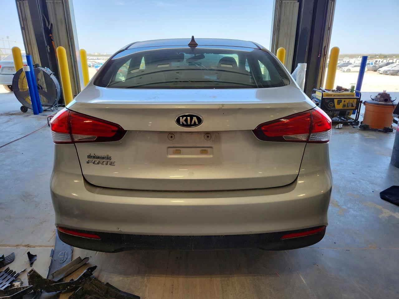 2017 Kia Forte Lx - zdjęcie 6