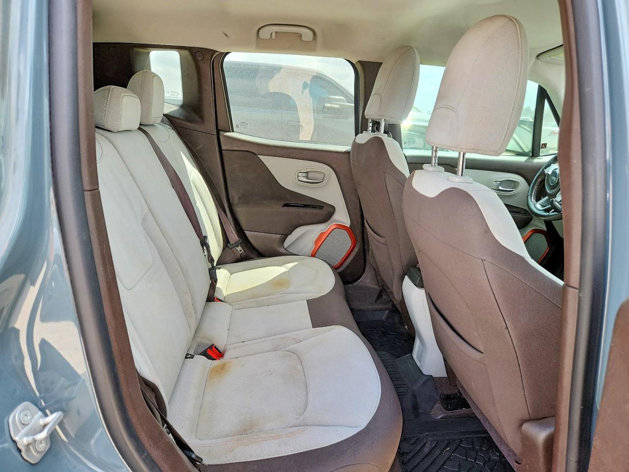 2017 Jeep Renegade Latitude - zdjęcie 10