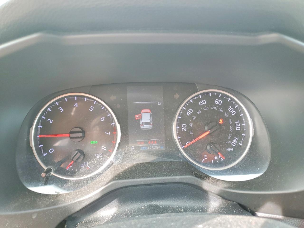 2019 Toyota Rav4 Xle - zdjęcie 9