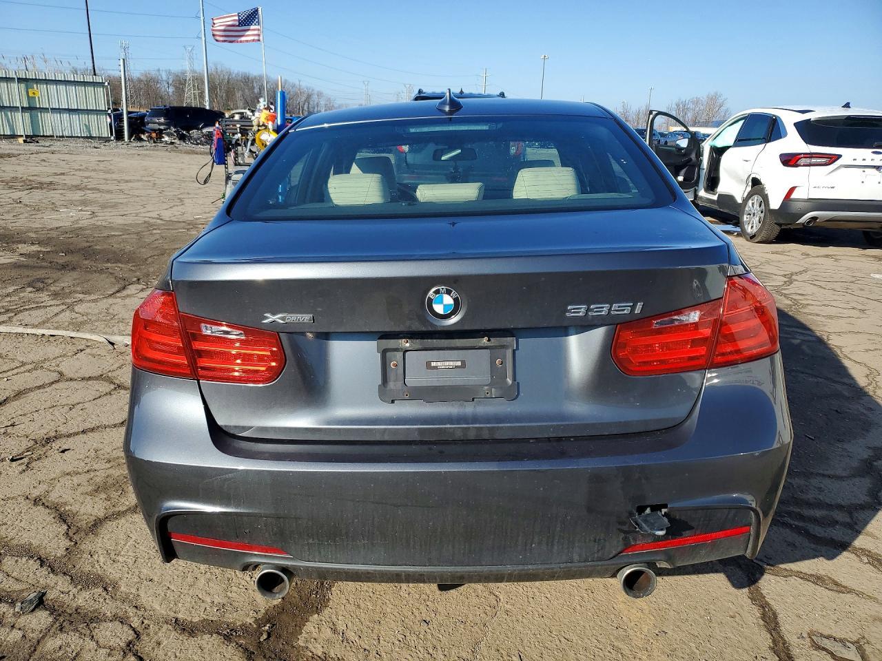 2015 BMW 335 Xi - zdjęcie 6