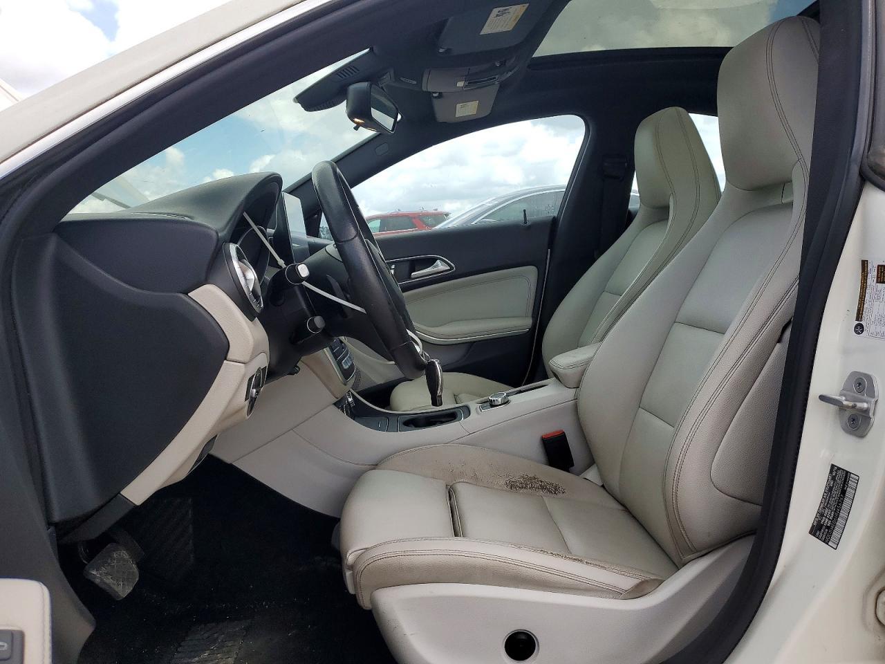 2017 Mercedes Benz C-Class C250 Rwd - zdjęcie 7