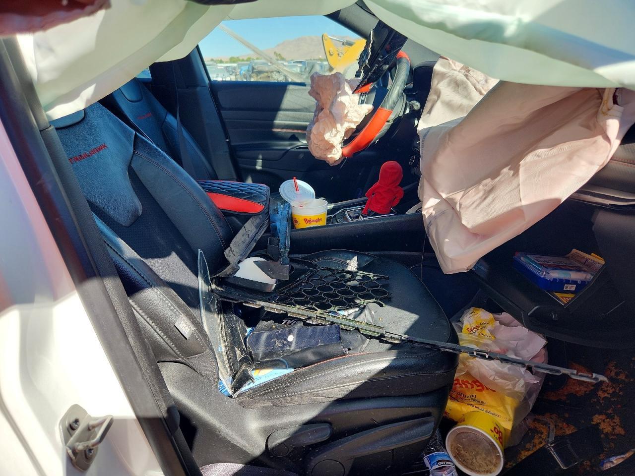 2023 Jeep Compass Trailhawk - zdjęcie 13