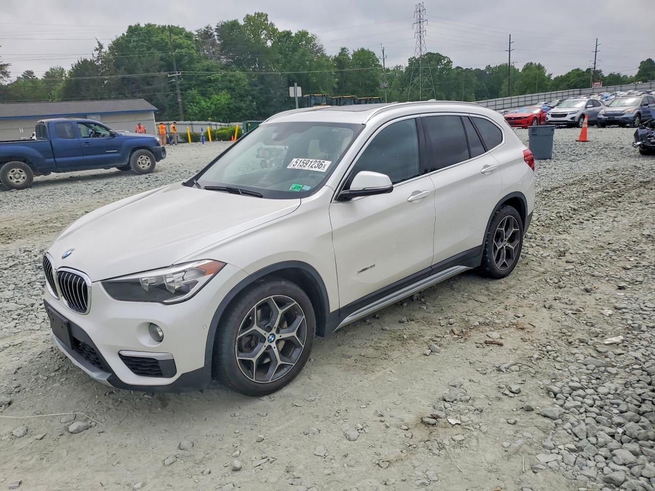 2016 BMW X1 xDrive28I - zdjęcie główne