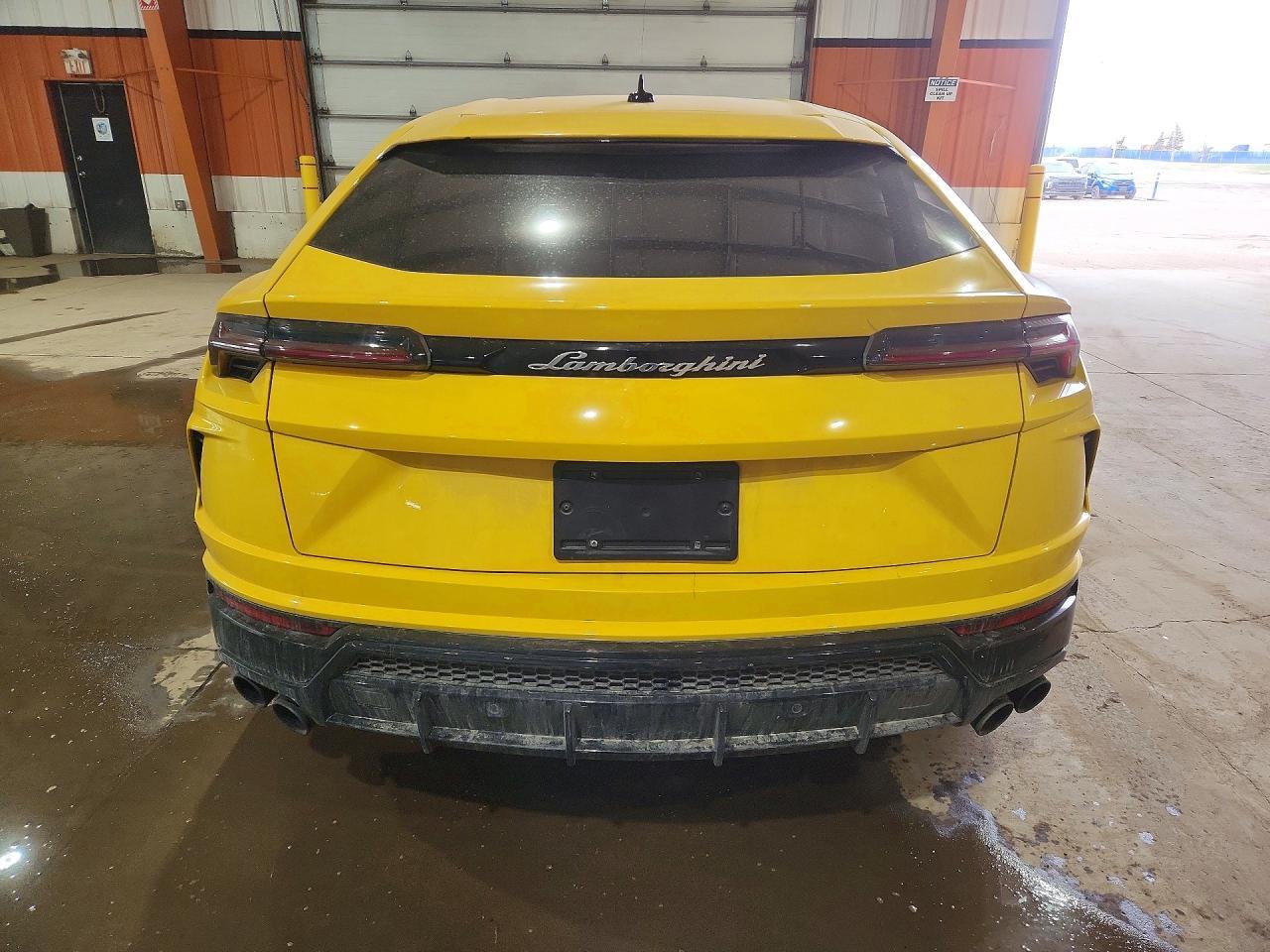 2022 Lamborghini Urus - zdjęcie 6