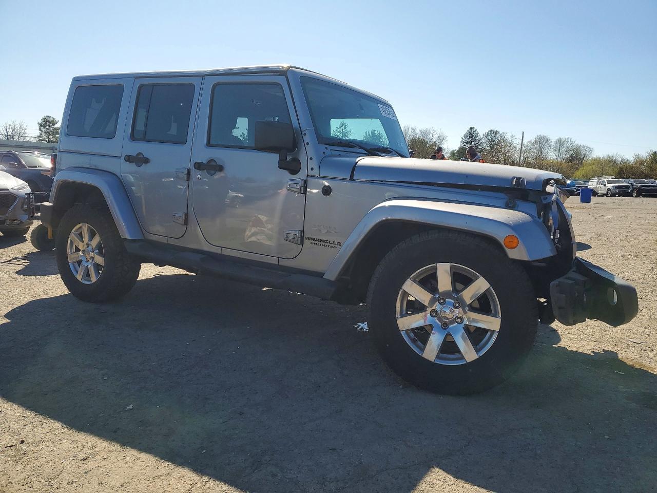 2013 Jeep Wrangler Unlimited Sahara - zdjęcie 4