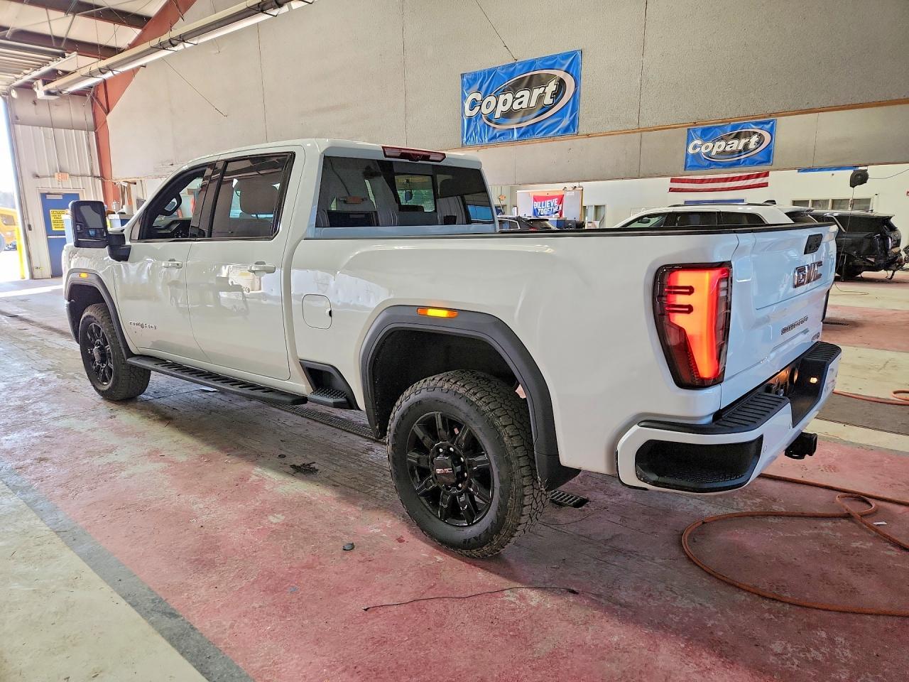 2025 GMC Sierra K2500 At4 - zdjęcie 2