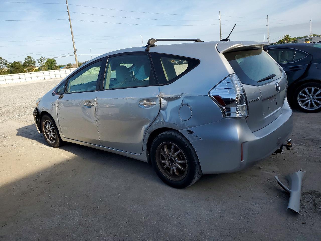 2014 Toyota Prius V Three - zdjęcie 2