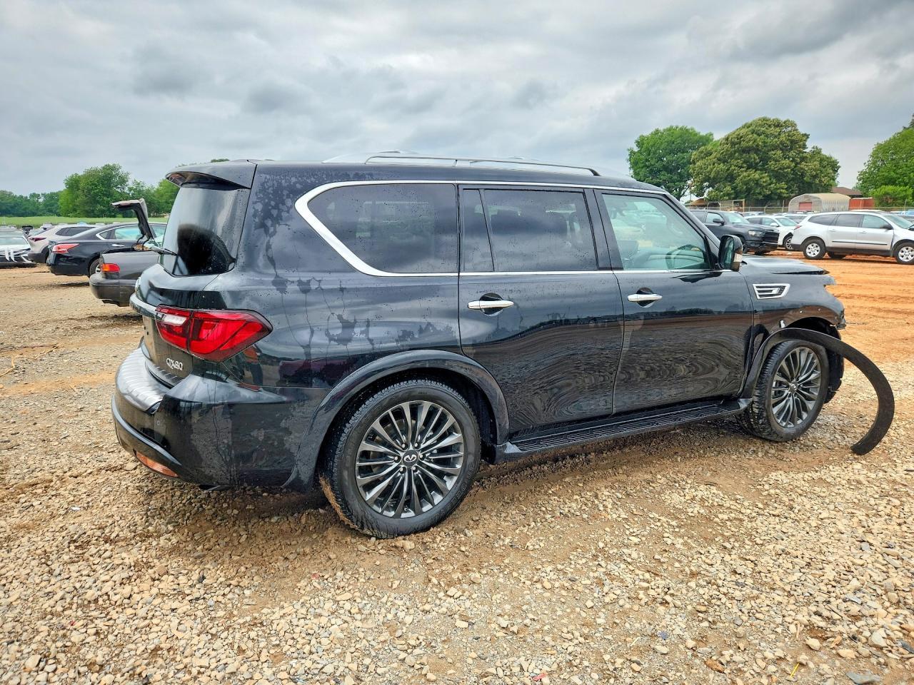 2023 Infiniti Qx80 Luxe - zdjęcie 3