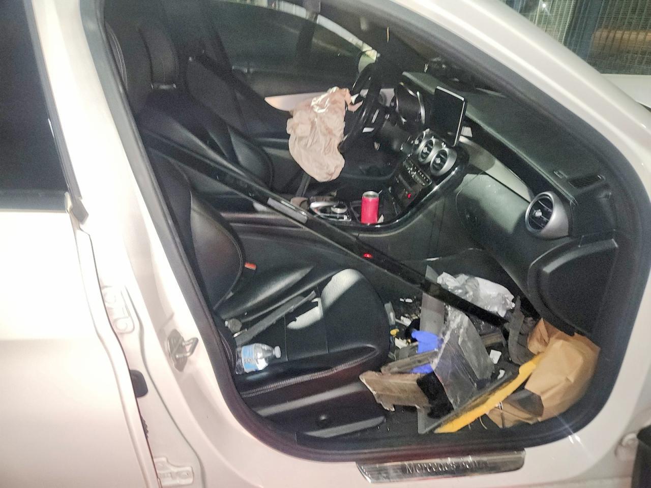 2015 Mercedes-Benz C 300 4Matic - zdjęcie 13