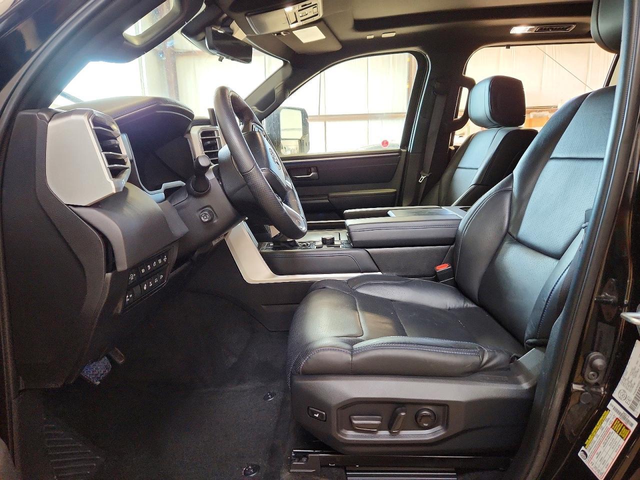 2024 Toyota Sequoia Sr5 - zdjęcie 7