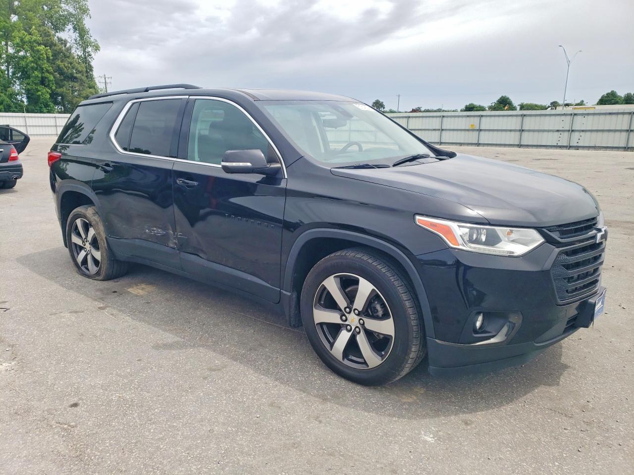 2021 Chevrolet Traverse Lt - zdjęcie 4