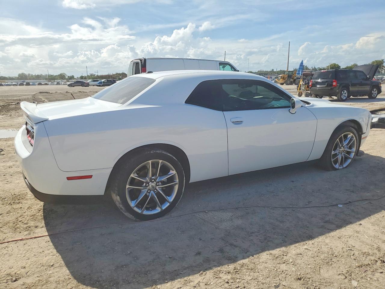 2022 Dodge Challenger Gt - zdjęcie 3