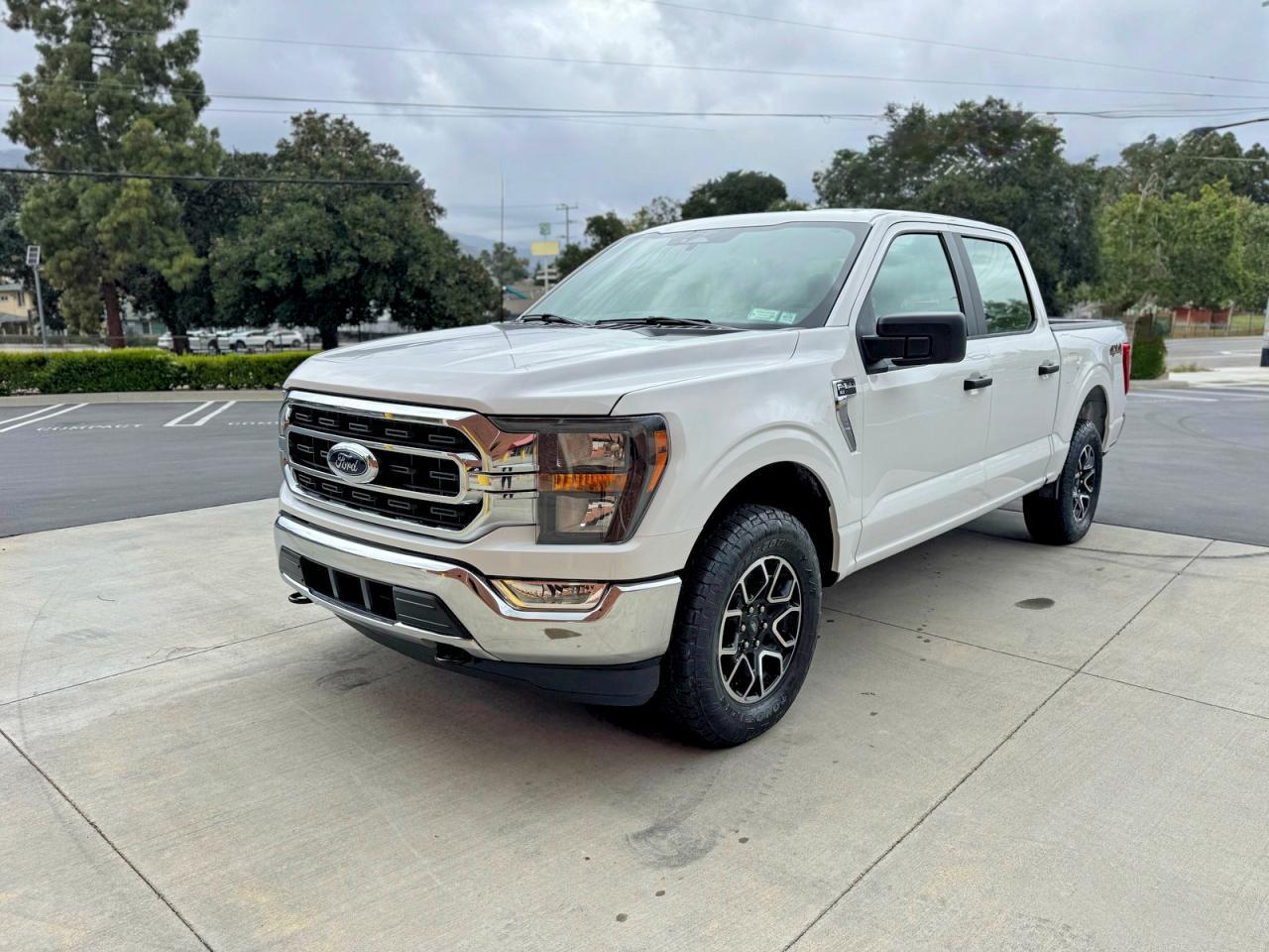 2023 Ford F150 Supercrew - zdjęcie 2
