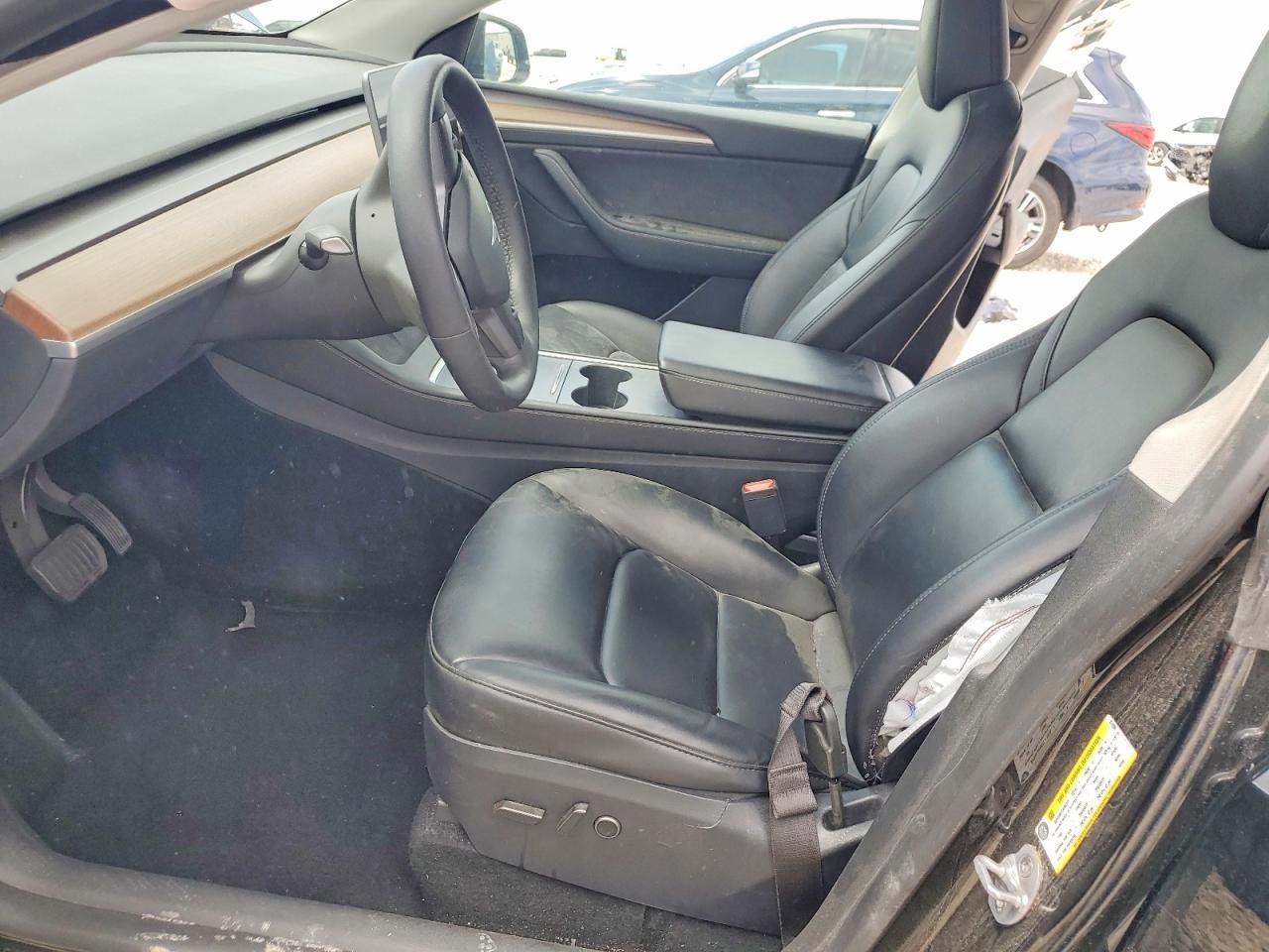 2024 Tesla Model Y - zdjęcie 7