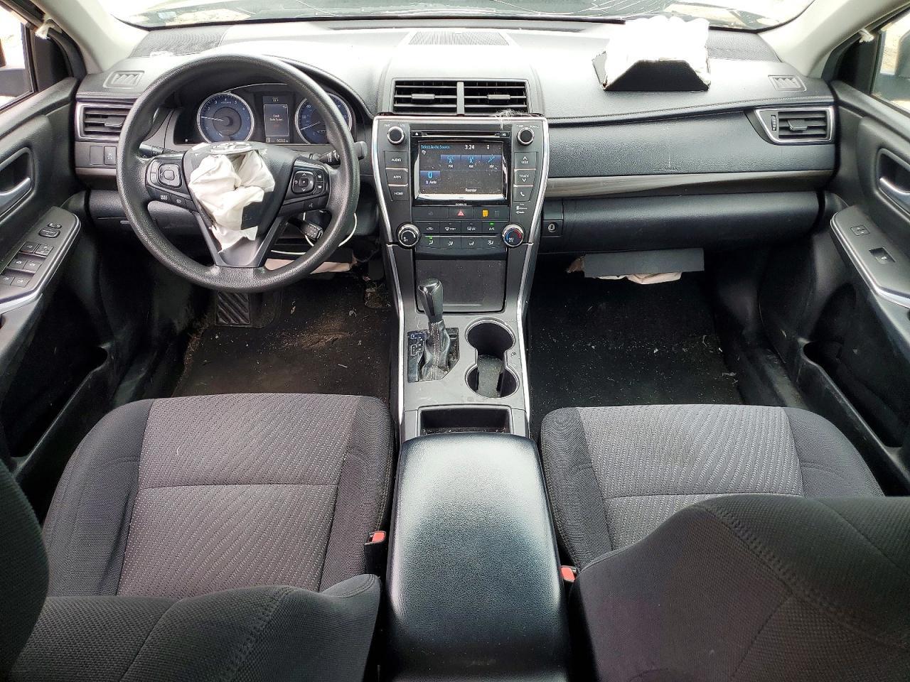 2017 Toyota Camry Le - zdjęcie 8