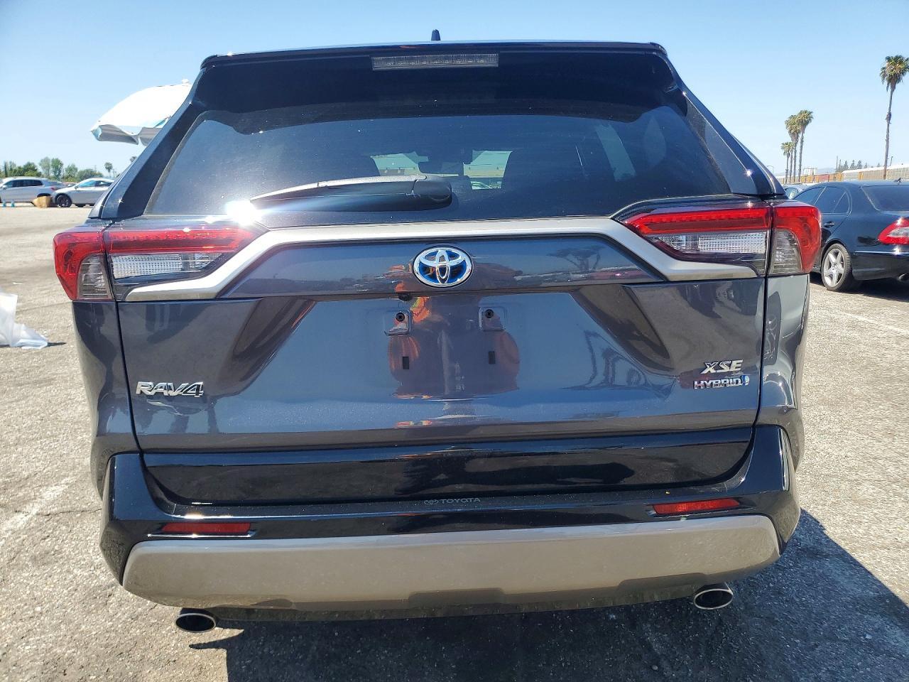 2024 Toyota Rav4 Hybrid Xse - zdjęcie 6