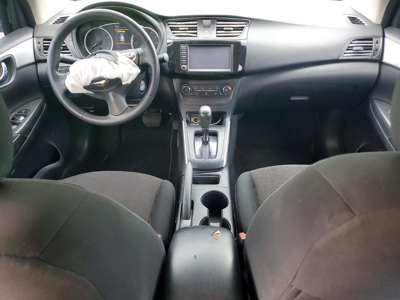 2019 Nissan Sentra S - zdjęcie 8